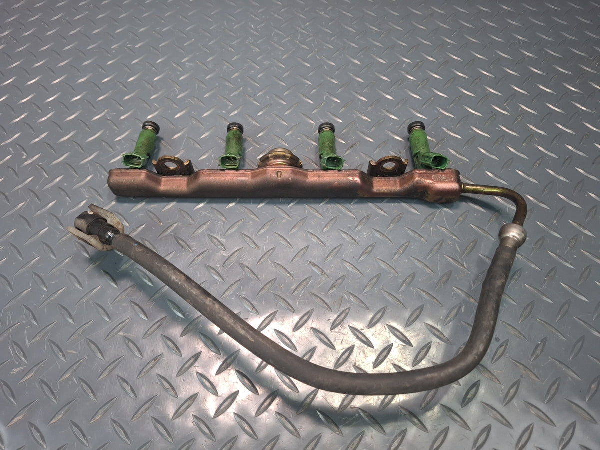 00-05 Toyota ZZW30L MR2 Spyder 1.8L 1ZZFE Engine Fuel Rail w Injectors Assy OEM