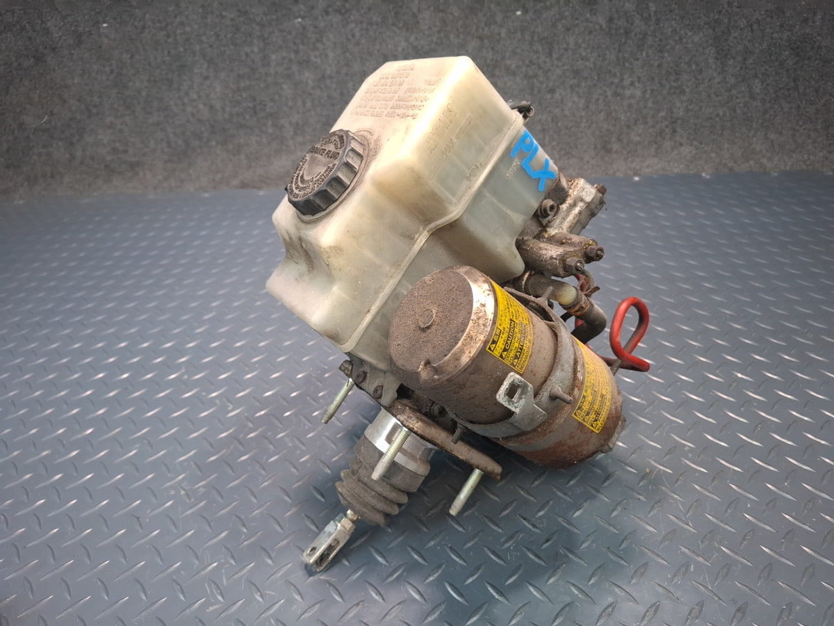 2003-2007 Lexus UZJ100L LX470 ABS Anti Lock Brake Pump Master Cylinder Assembly