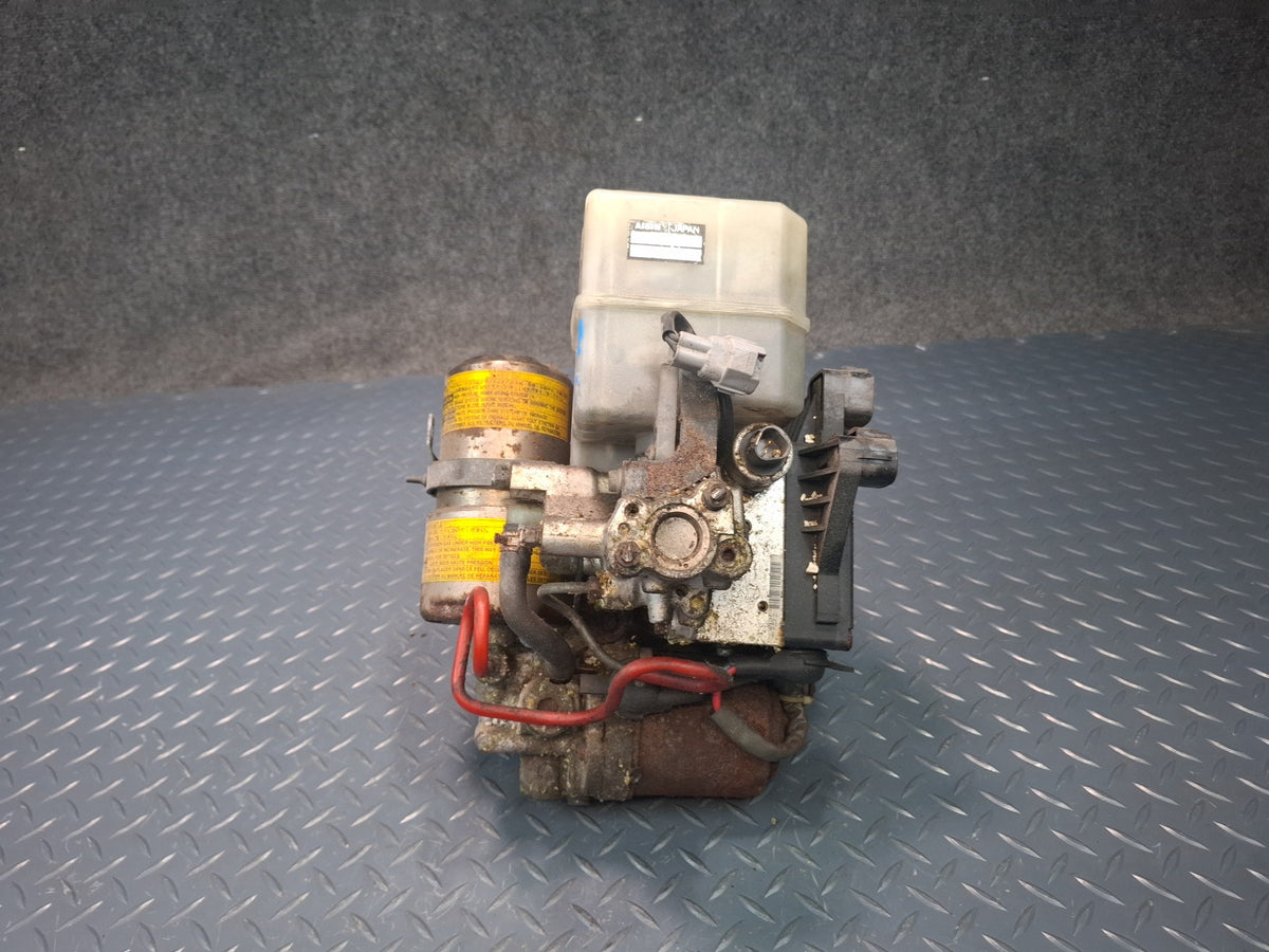 2003-2007 Lexus UZJ100L LX470 ABS Anti Lock Brake Pump Master Cylinder Assembly