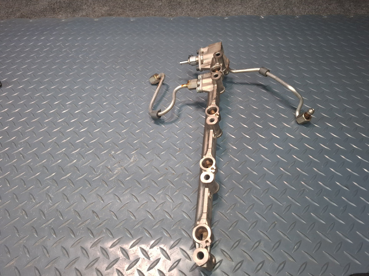 08-12 Lexus LS600HL 2URFSE Engine Motor Fuel Delivery Pipe Rail Line Set OEM