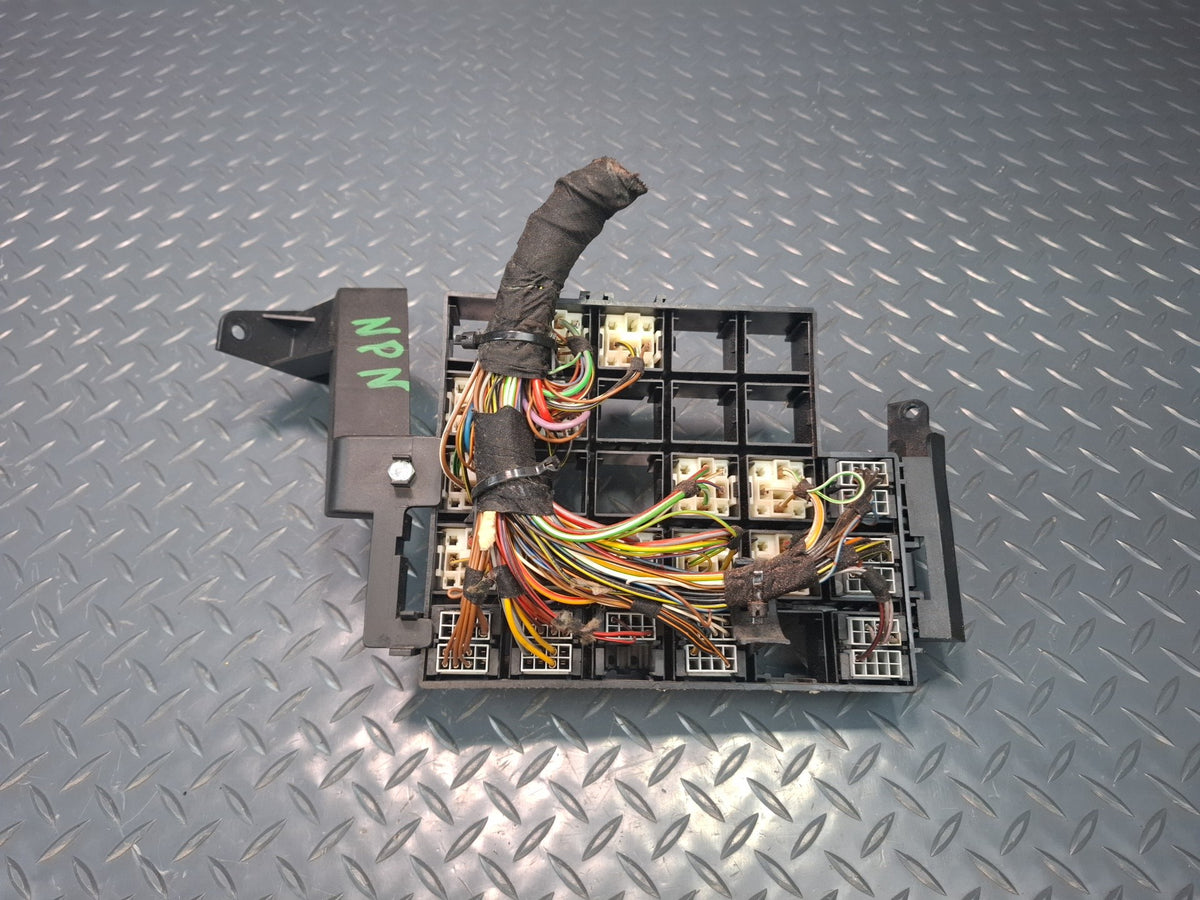 2001 Porsche 911 996 Junction Fuse Relay Box Module Unit