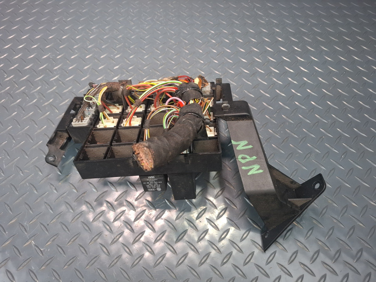 2001 Porsche 911 996 Junction Fuse Relay Box Module Unit