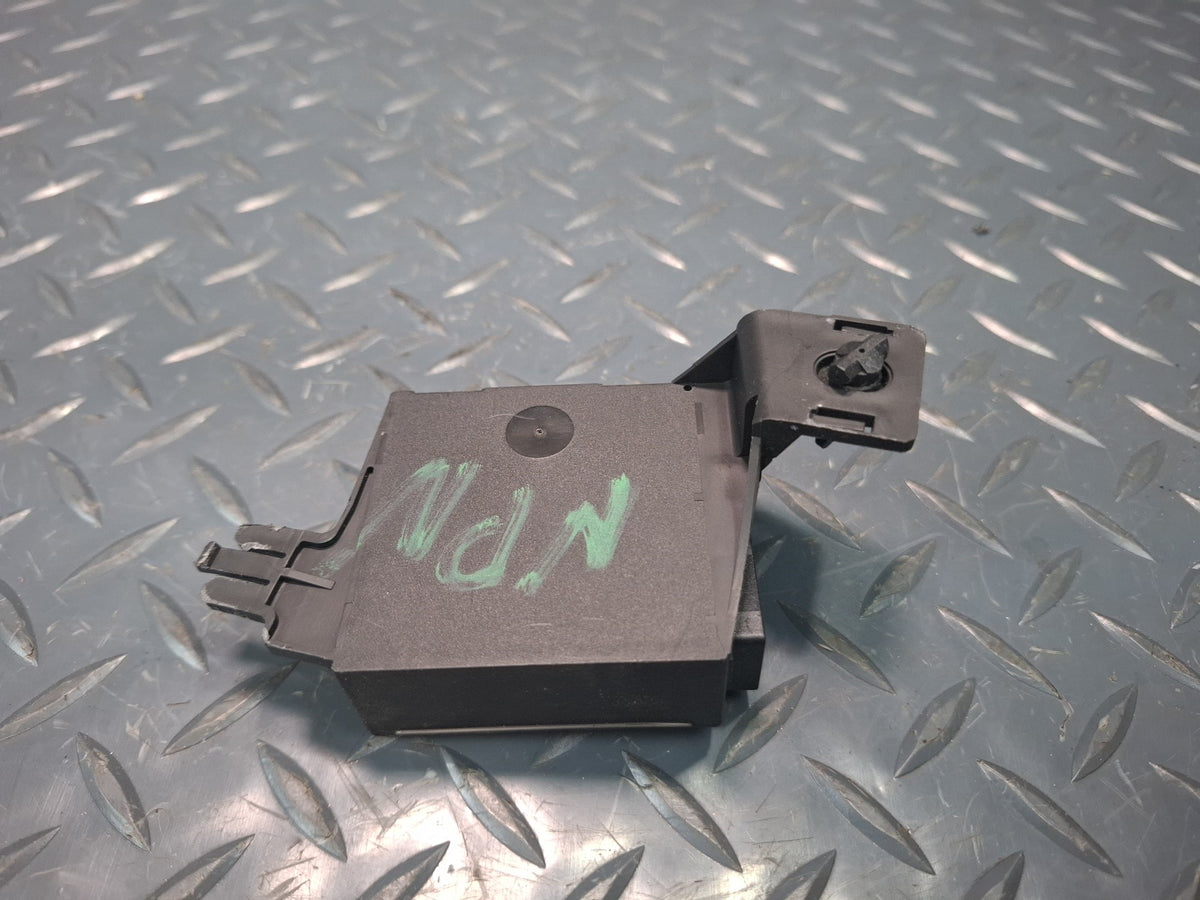 1999-2005 Porsche 911 996 Ignition Receiver Module Impedance Converter