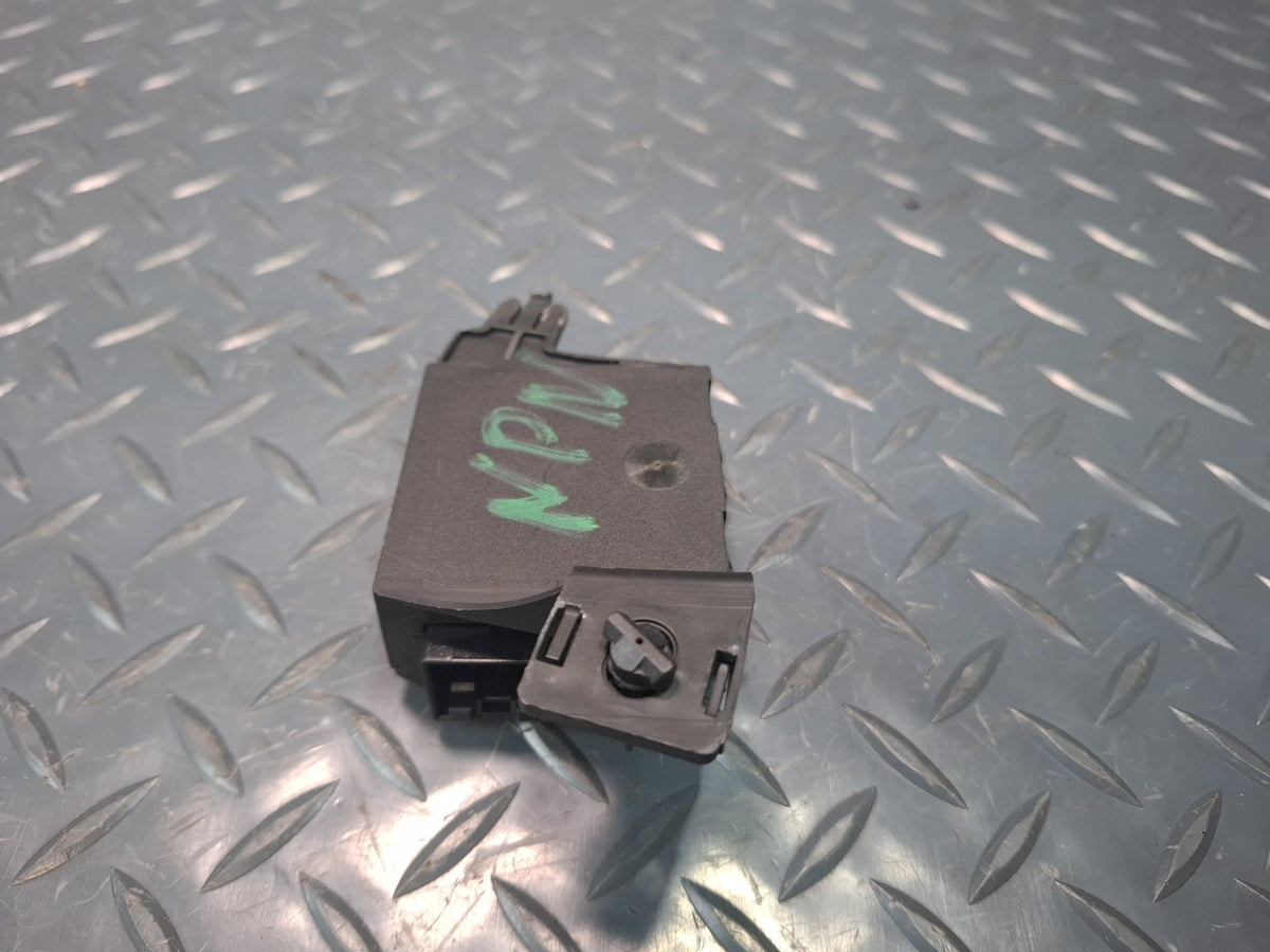 1999-2005 Porsche 911 996 Ignition Receiver Module Impedance Converter