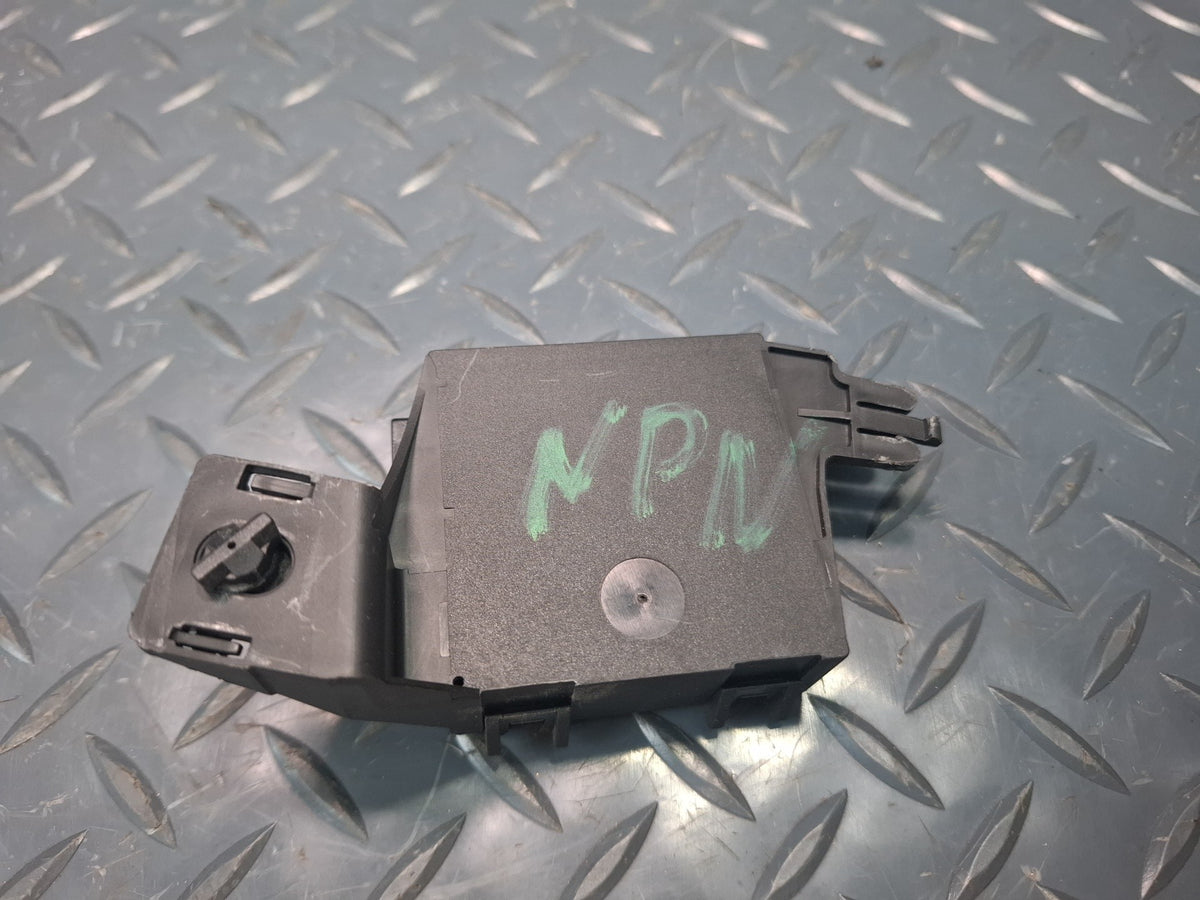 1999-2005 Porsche 911 996 Ignition Receiver Module Impedance Converter