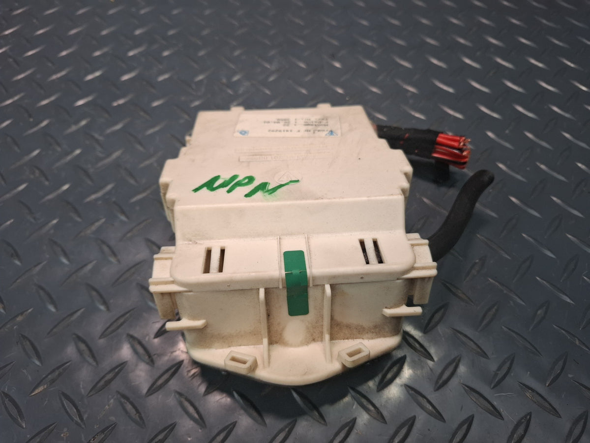 1999-2004 Porsche 911 996 Cabin Power Distribution Fuse Box 99661030300