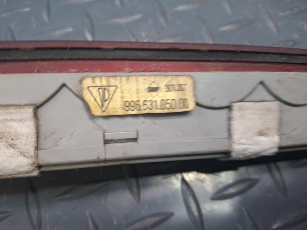 1999-2004 Porsche 911 996 Rear 3RD Third Center Brake Stop Light Lamp 9966310500