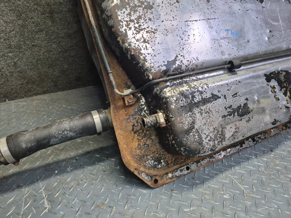 94-96 Toyota Hiace KZH106W 1KZ-TE 4WD Fuel Tank Unit w Filler Neck OEM