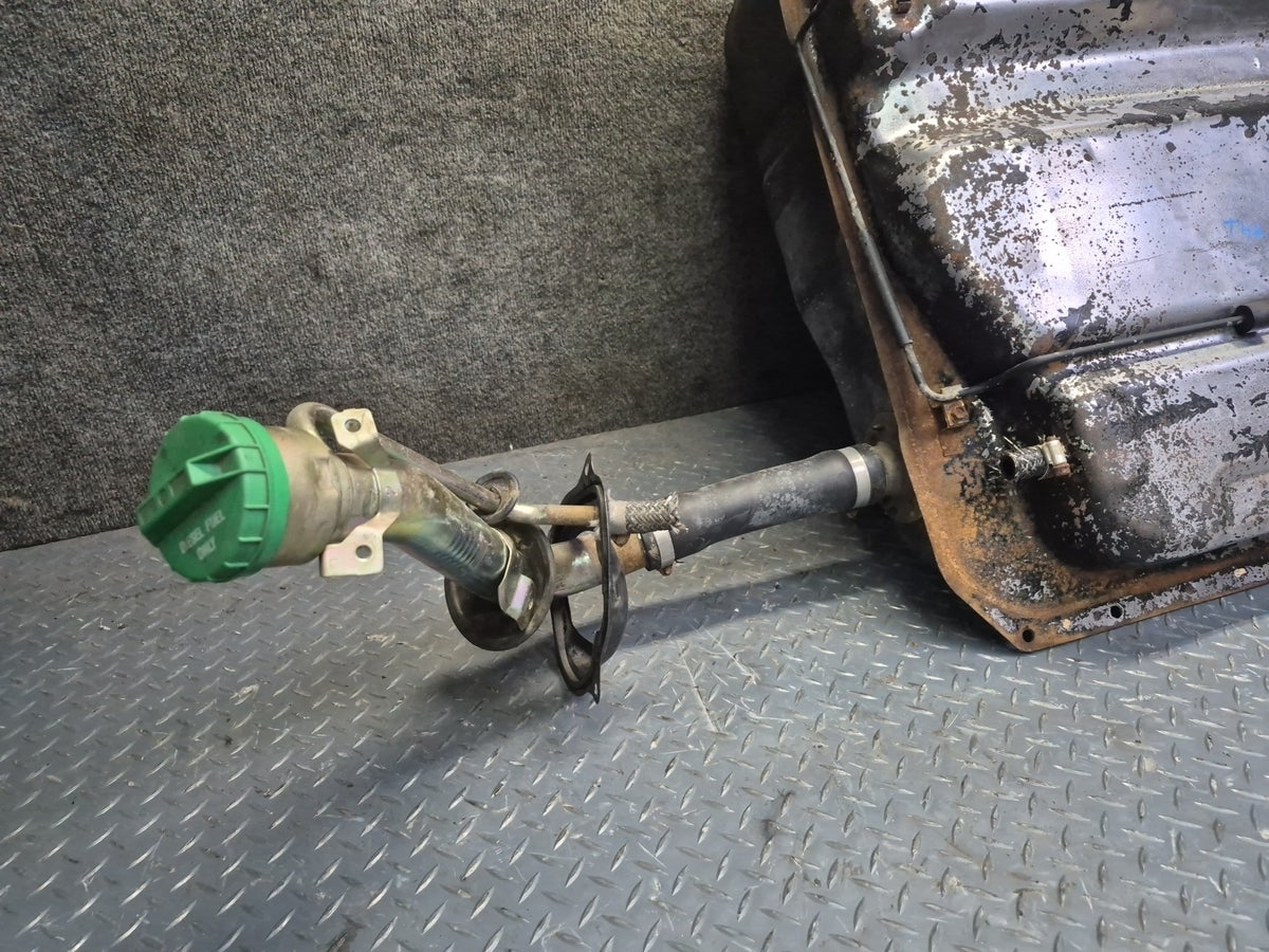 94-96 Toyota Hiace KZH106W 1KZ-TE 4WD Fuel Tank Unit w Filler Neck OEM