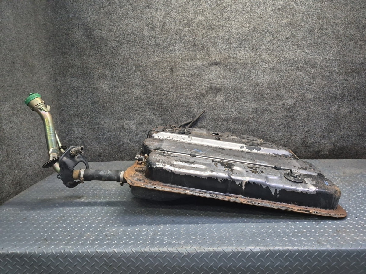 94-96 Toyota Hiace KZH106W 1KZ-TE 4WD Fuel Tank Unit w Filler Neck OEM