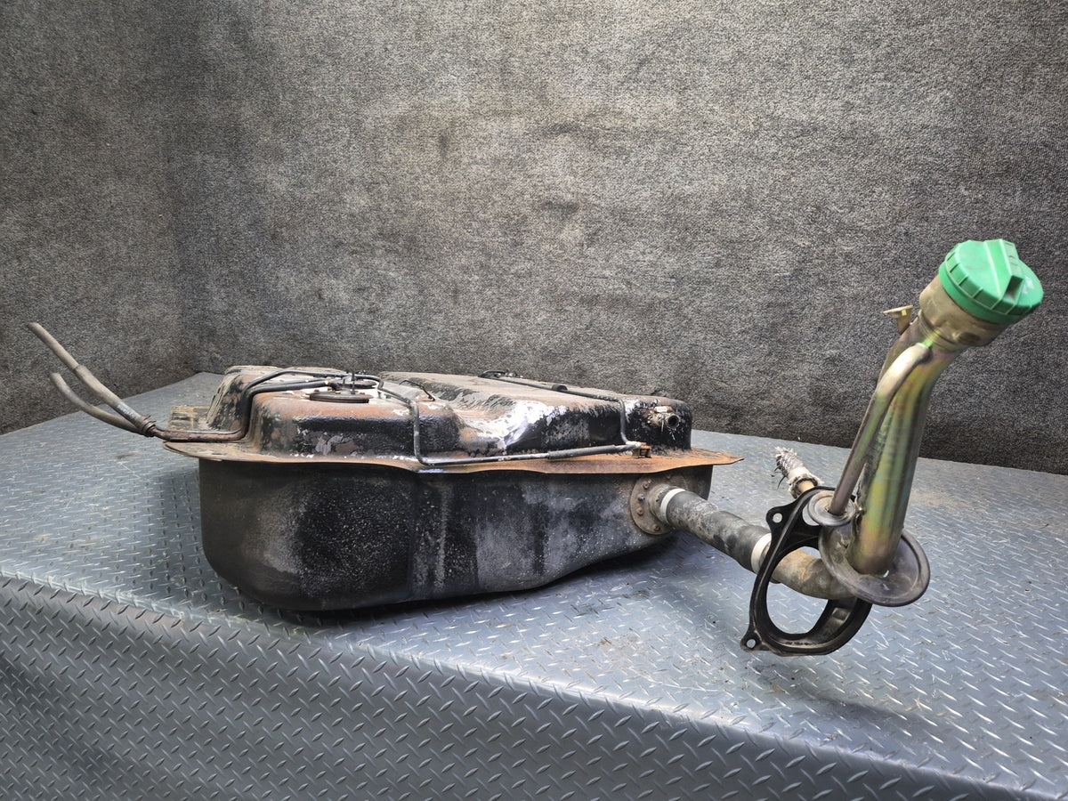94-96 Toyota Hiace KZH106W 1KZ-TE 4WD Fuel Tank Unit w Filler Neck OEM