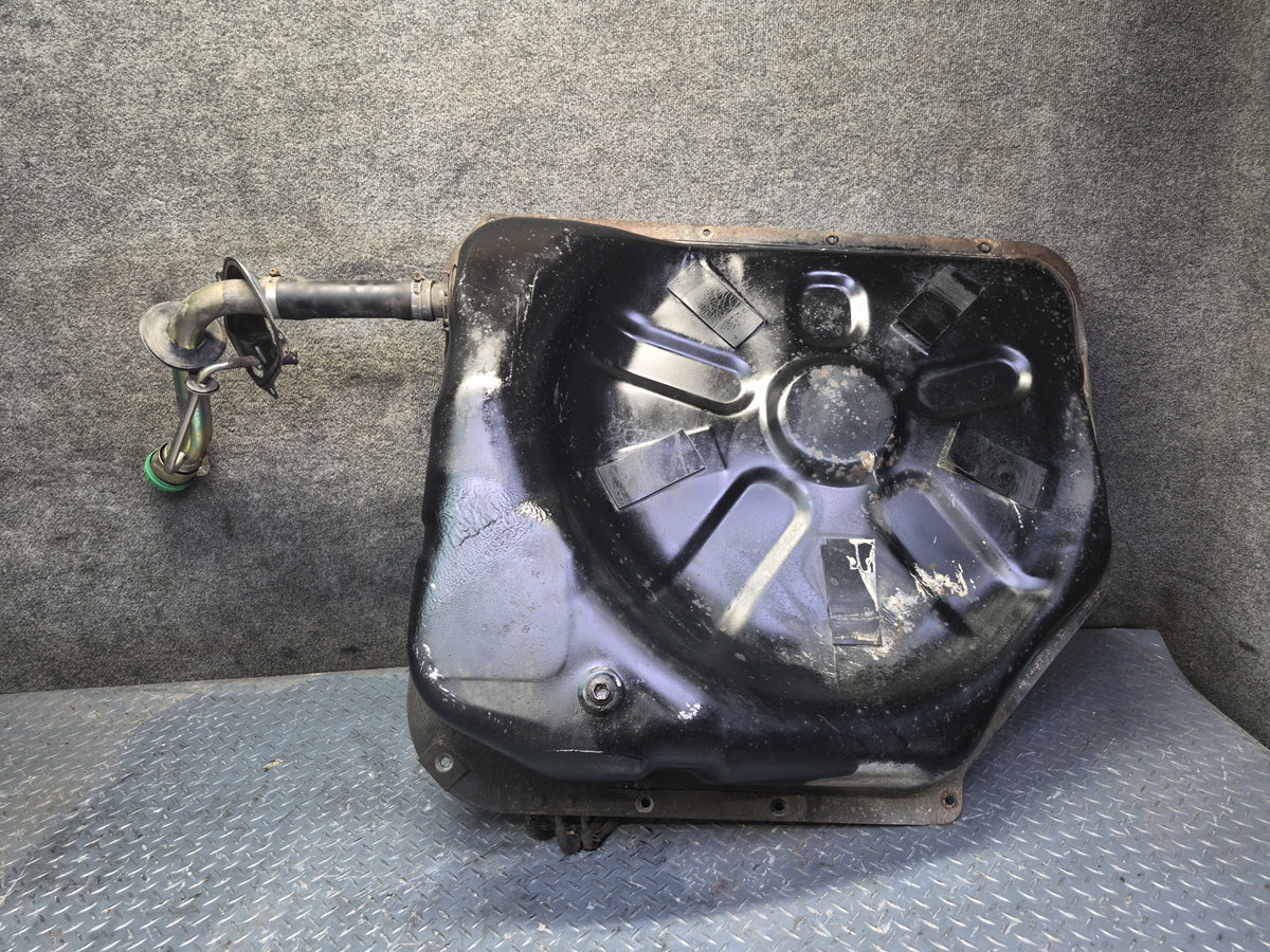 94-96 Toyota Hiace KZH106W 1KZ-TE 4WD Fuel Tank Unit w Filler Neck OEM