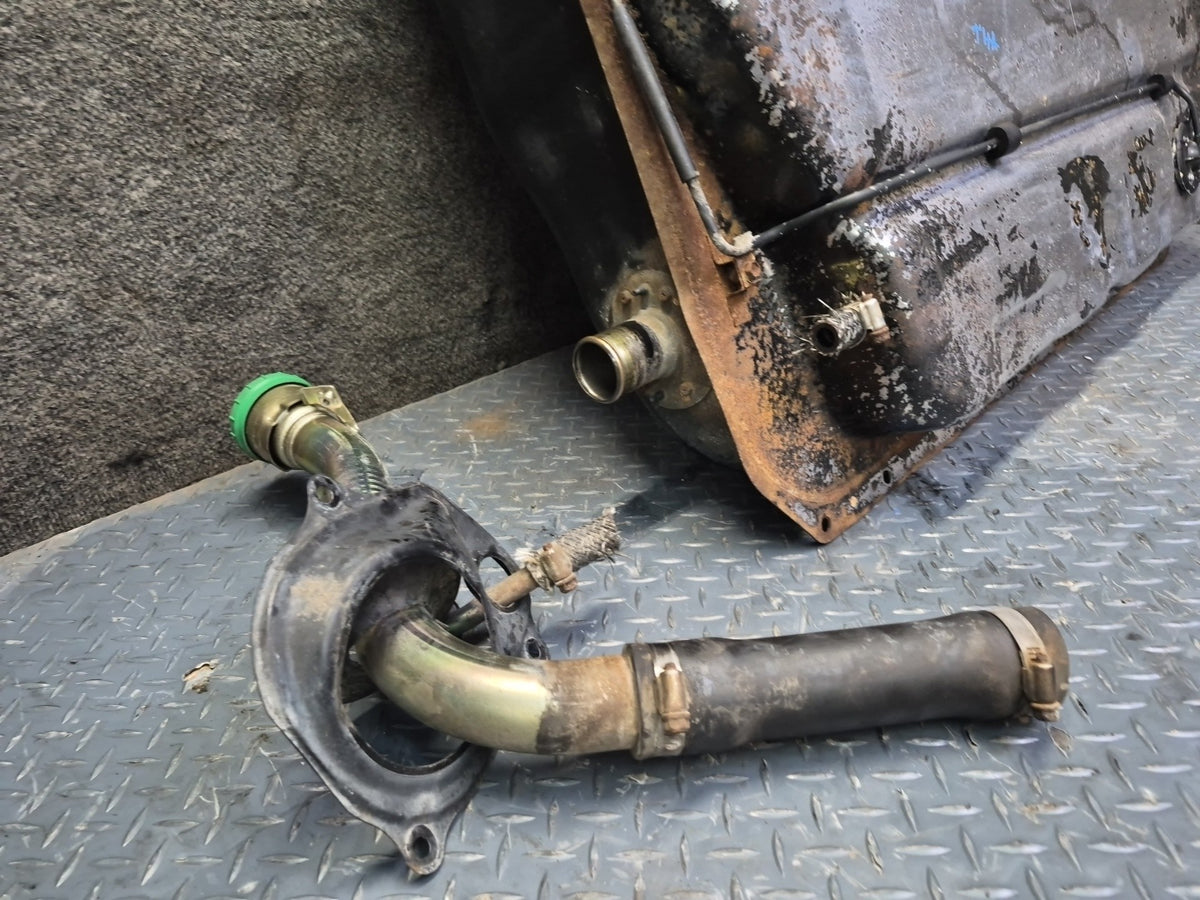 94-96 Toyota Hiace KZH106W 1KZ-TE 4WD Fuel Tank Unit w Filler Neck OEM