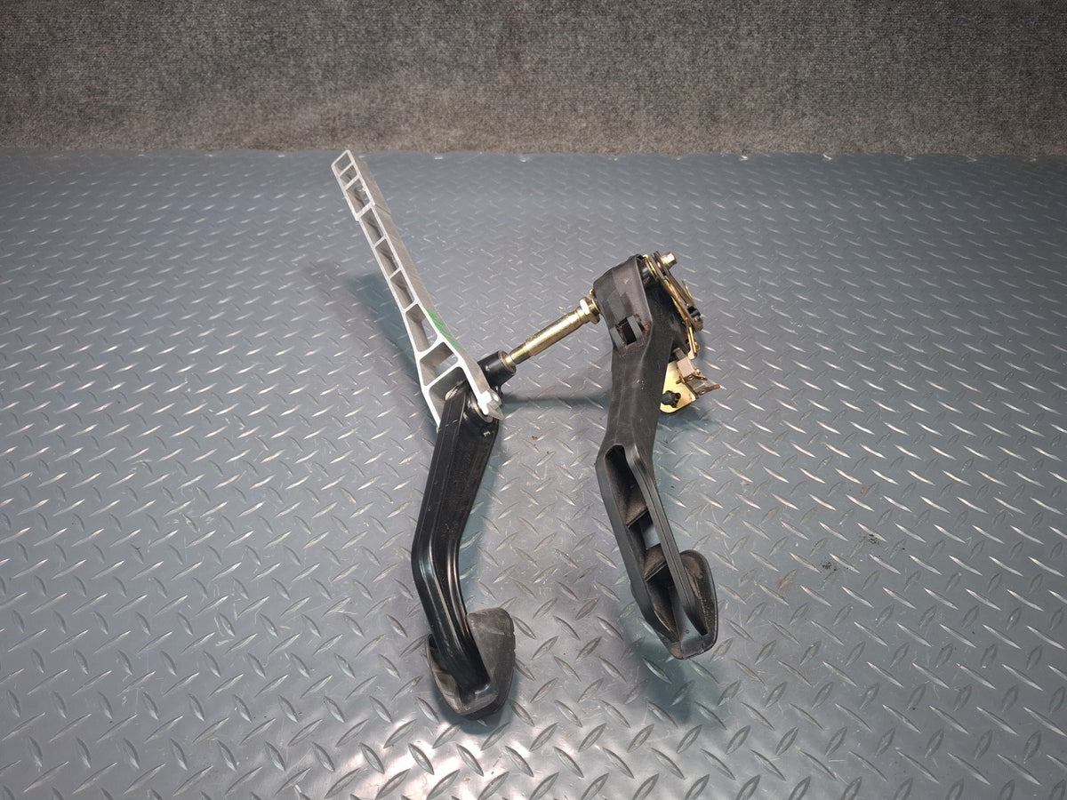 1999-2005 Porsche 911 Carrera 996 M/T Acceleration Gas Brake Clutch Pedal Set