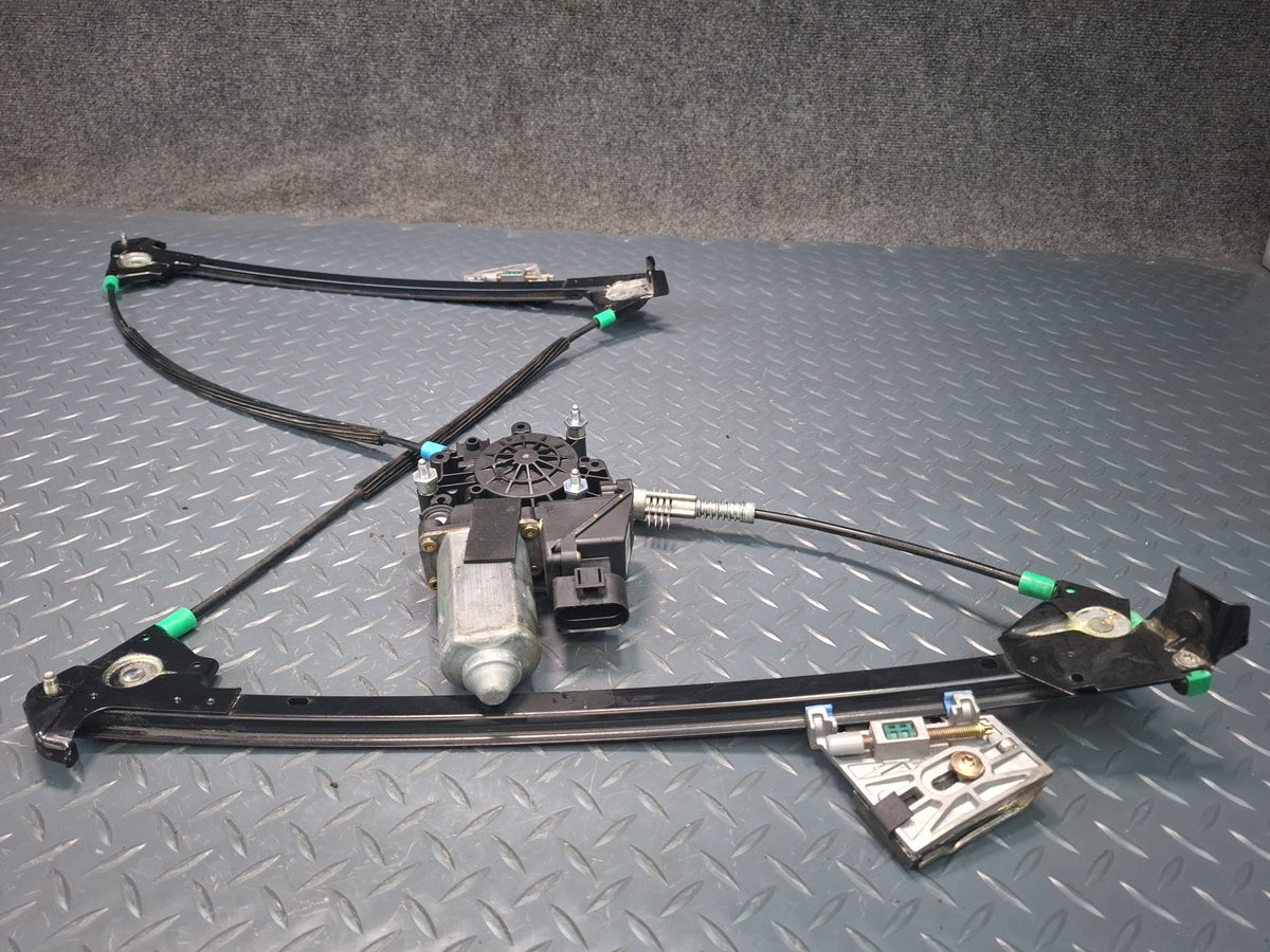 1999-2004 Porsche 911 996 Right Door Window Regulator w Motor 99662410203