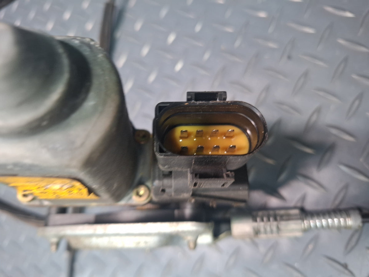 1999-2004 Porsche 911 996 Right Door Window Regulator w Motor 99662410203