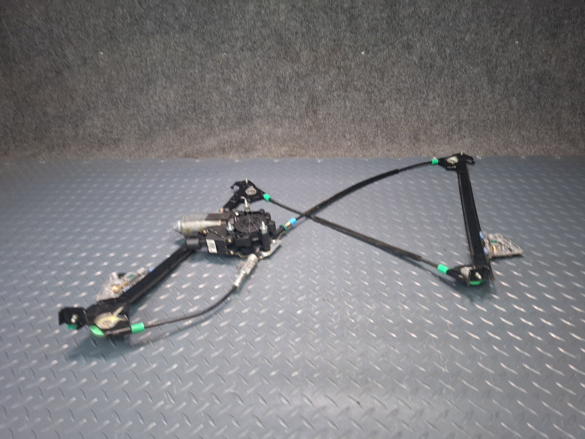 1999-2004 Porsche 911 996 Right Door Window Regulator w Motor 99662410203