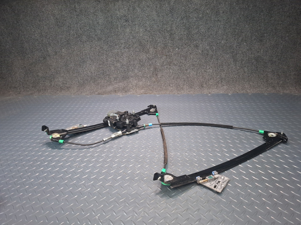 1999-2004 Porsche 911 996 Right Door Window Regulator w Motor 99662410203