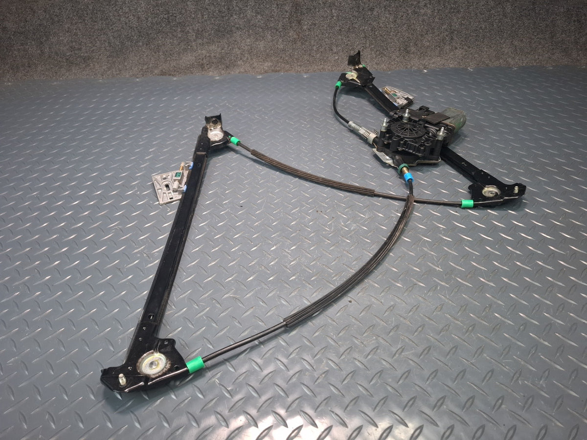 1999-2004 Porsche 911 996 Right Door Window Regulator w Motor 99662410203
