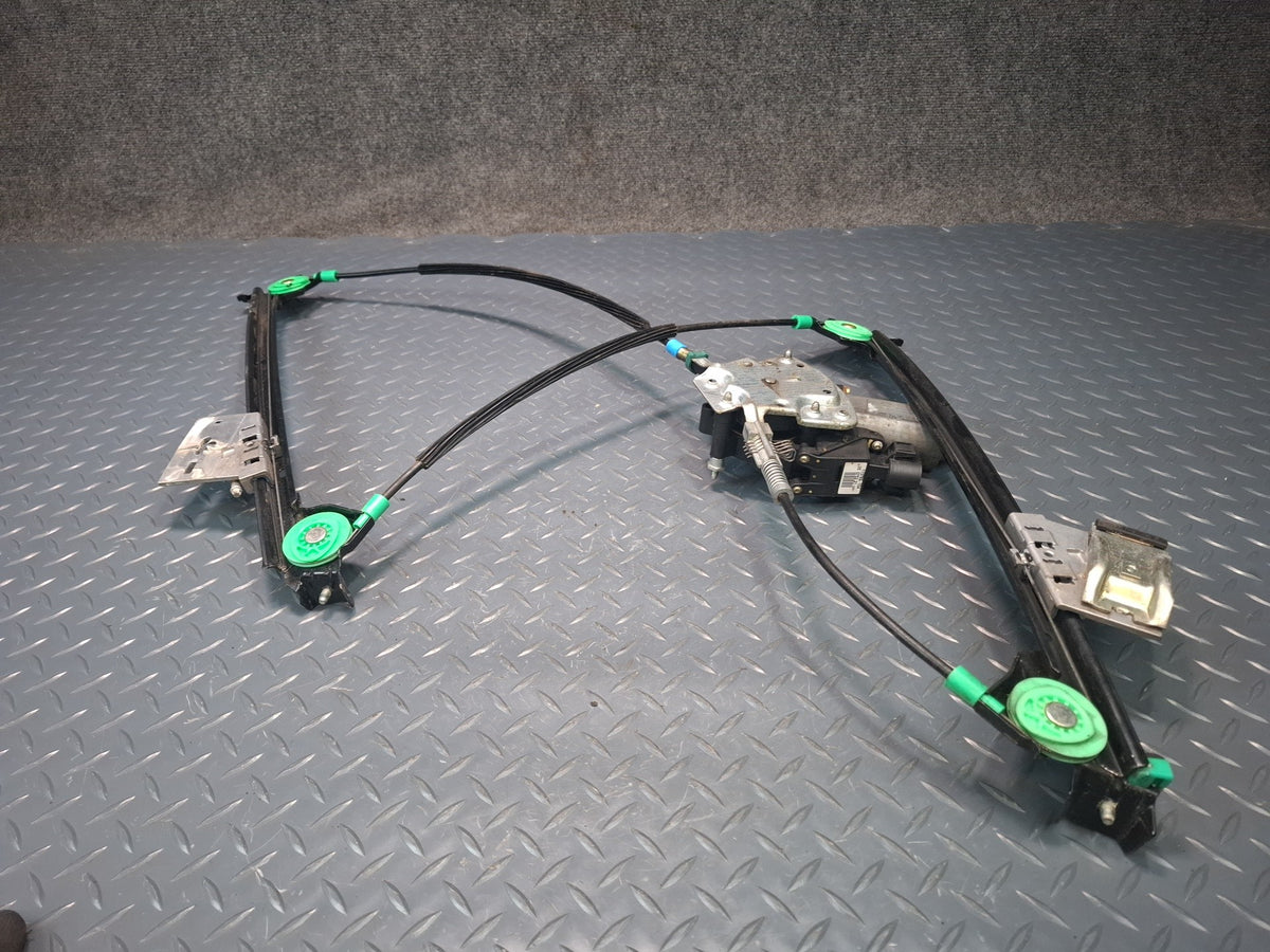 1999-2004 Porsche 911 996 Right Door Window Regulator w Motor 99662410203