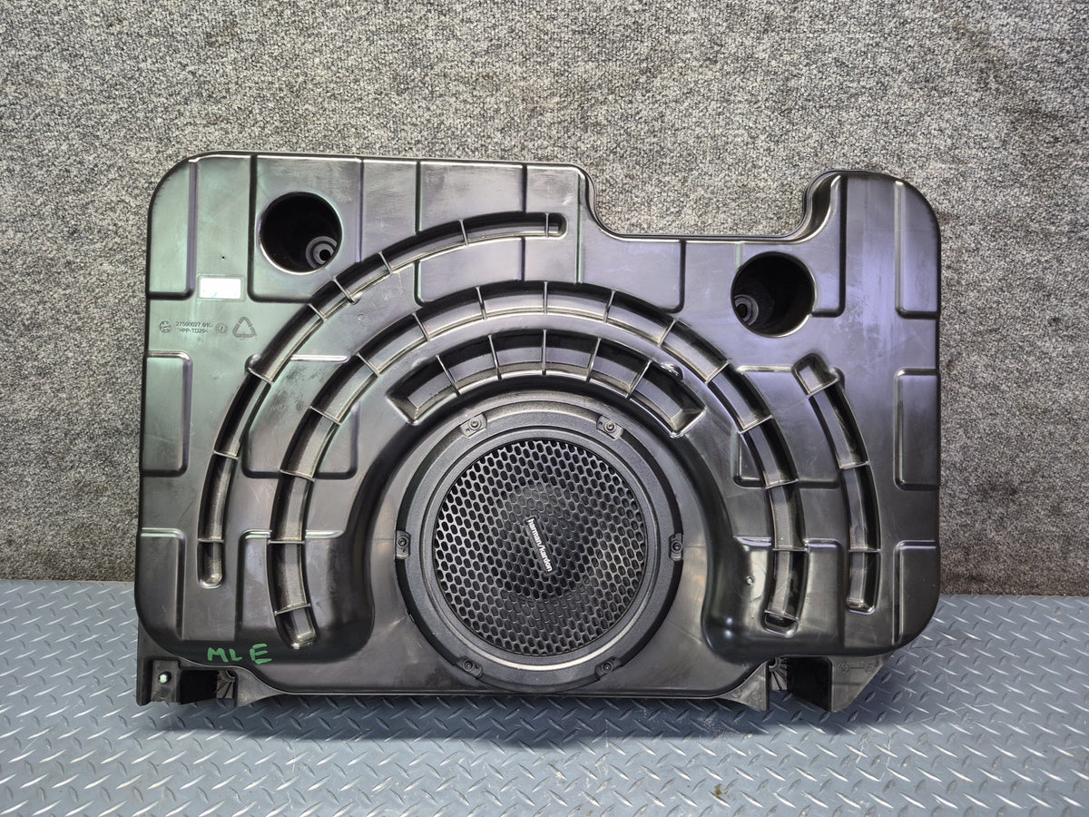 2017-2020 Maserati Levante M161 Rear Audio Subwoofer Speaker Box Assembly