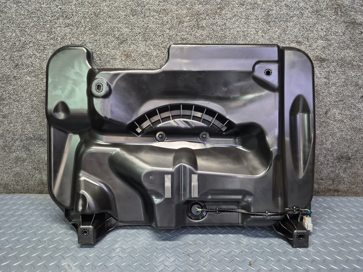 2017-2020 Maserati Levante M161 Rear Audio Subwoofer Speaker Box Assembly