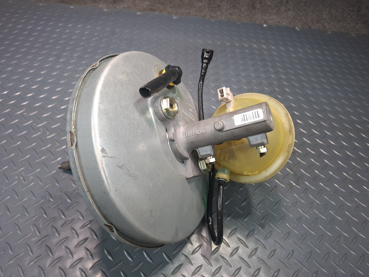1999-2005 Porsche 911 996 Brake Master Cylinder Booster Fluid Reservoir Tank