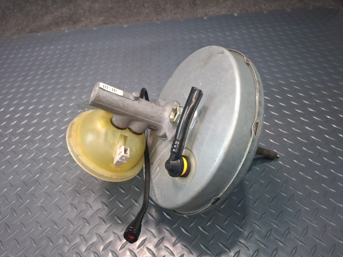 1999-2005 Porsche 911 996 Brake Master Cylinder Booster Fluid Reservoir Tank