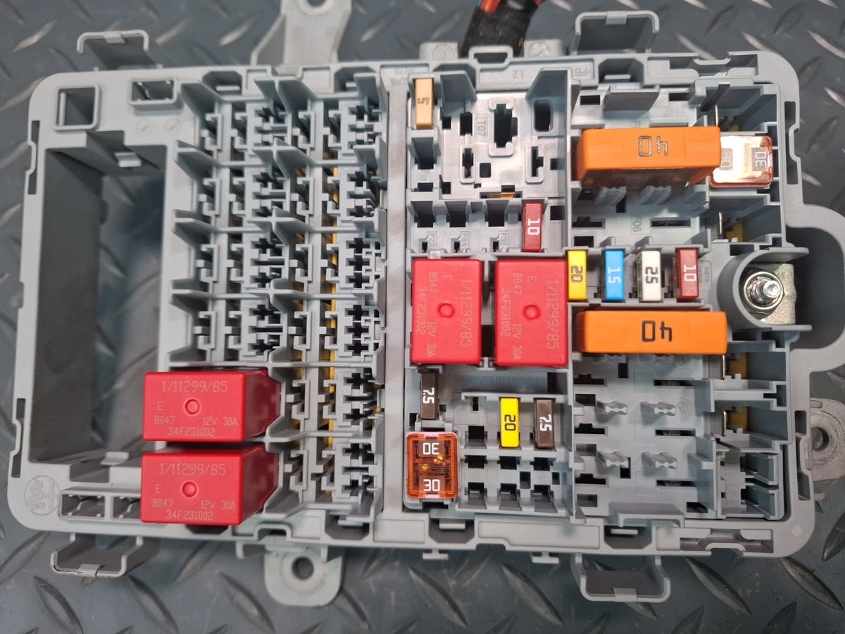 17-19 Alfa Romeo Giulia Q4 Rear Trunk Fuse Relay Junction Block Box OEM