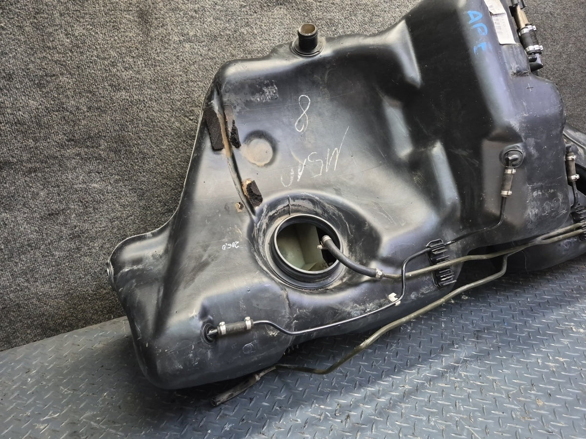 1994-1997 BMW E31 840Ci Fuel Tank Unit 1182313