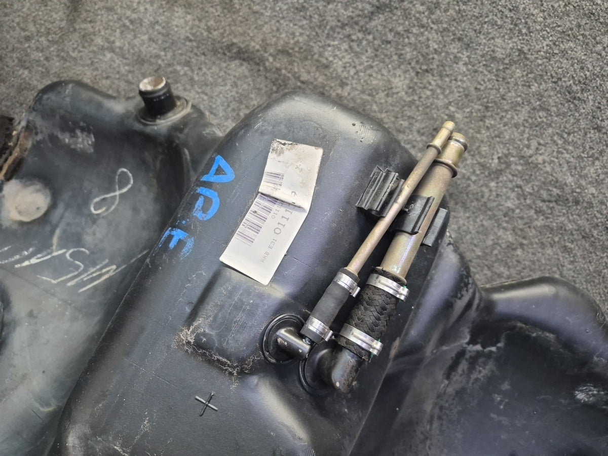 1994-1997 BMW E31 840Ci Fuel Tank Unit 1182313