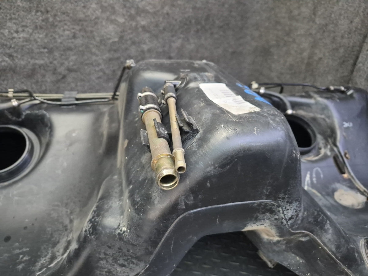 1994-1997 BMW E31 840Ci Fuel Tank Unit 1182313