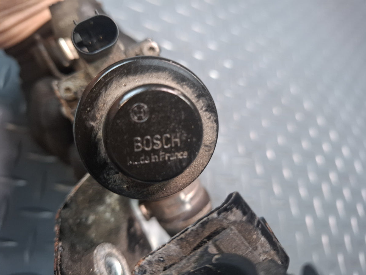 17-19 Alfa Romeo Giulia Q4 Engine Water Heater Valve Unit Assembly 50533799 OEM
