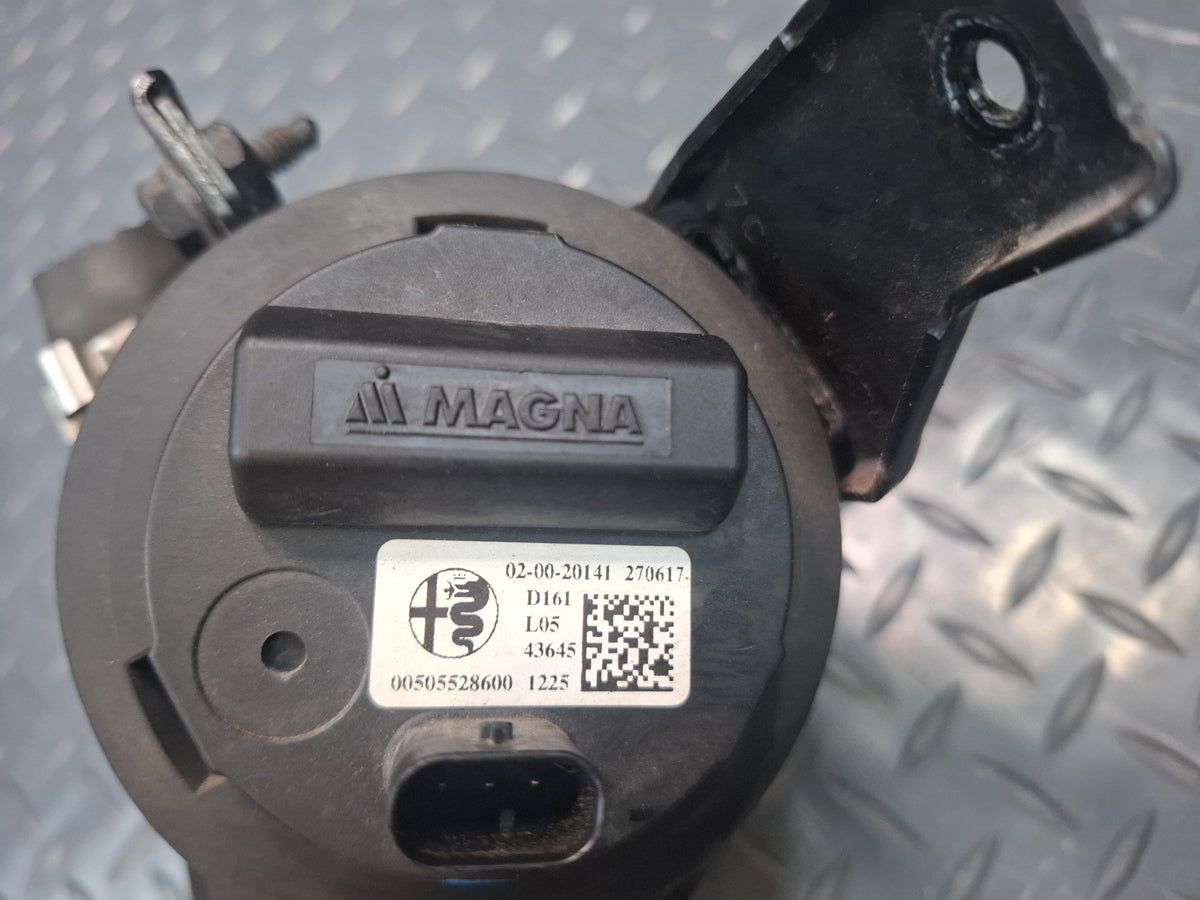 17-23 Alfa Romeo Giulia Q4 952 Engine Auxiliary Water Coolant Pump OEM