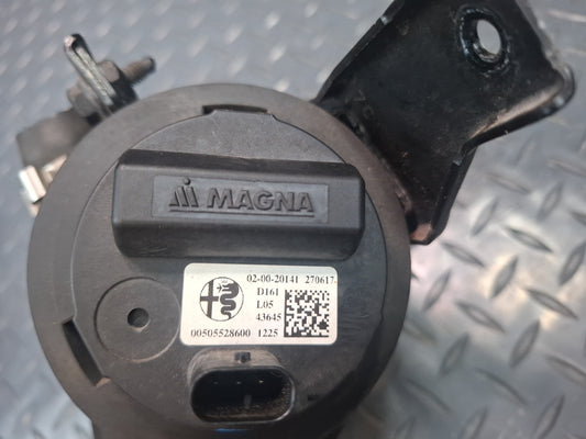 17-23 Alfa Romeo Giulia Q4 952 Engine Auxiliary Water Coolant Pump OEM
