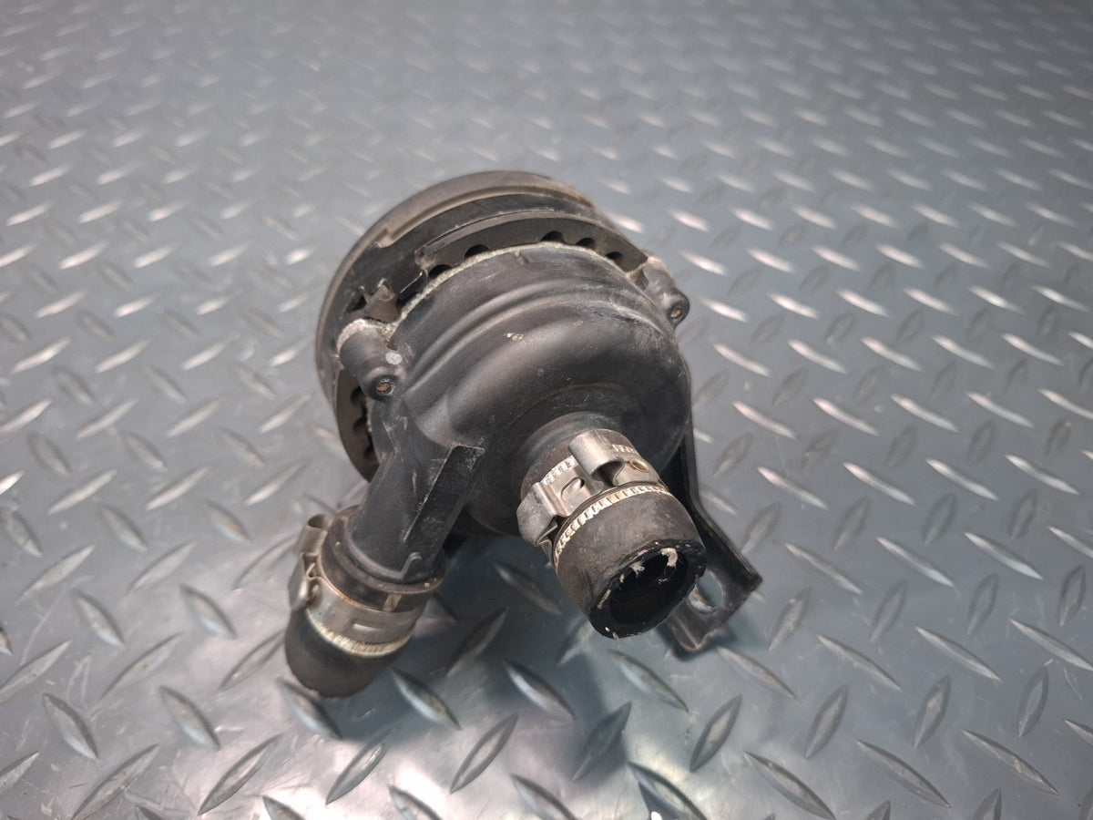 17-23 Alfa Romeo Giulia Q4 952 Engine Auxiliary Water Coolant Pump OEM