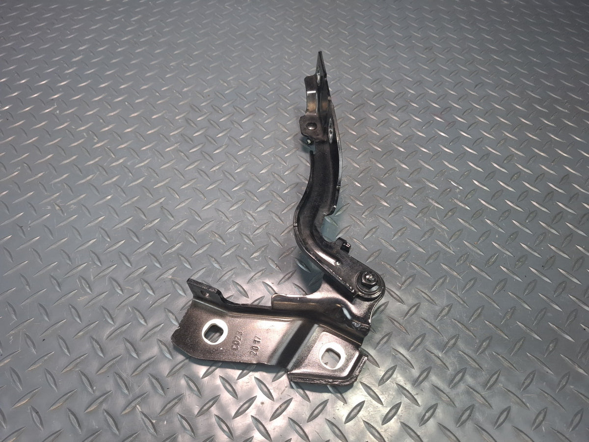 17-22 Alfa Romeo Giulia Set of 2 Front Left & Right Hood Hinge Black OEM