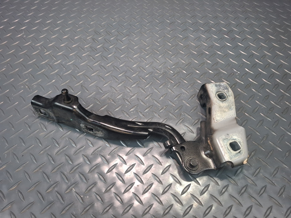 17-22 Alfa Romeo Giulia Set of 2 Front Left & Right Hood Hinge Black OEM