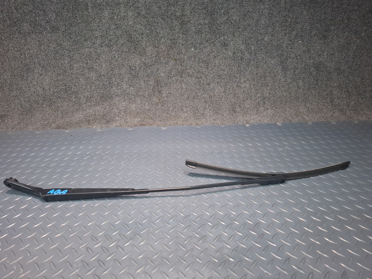 17-24 Alfa Romeo Giulia Left & Right Windshield Wiper Arms w Blade Set OEM