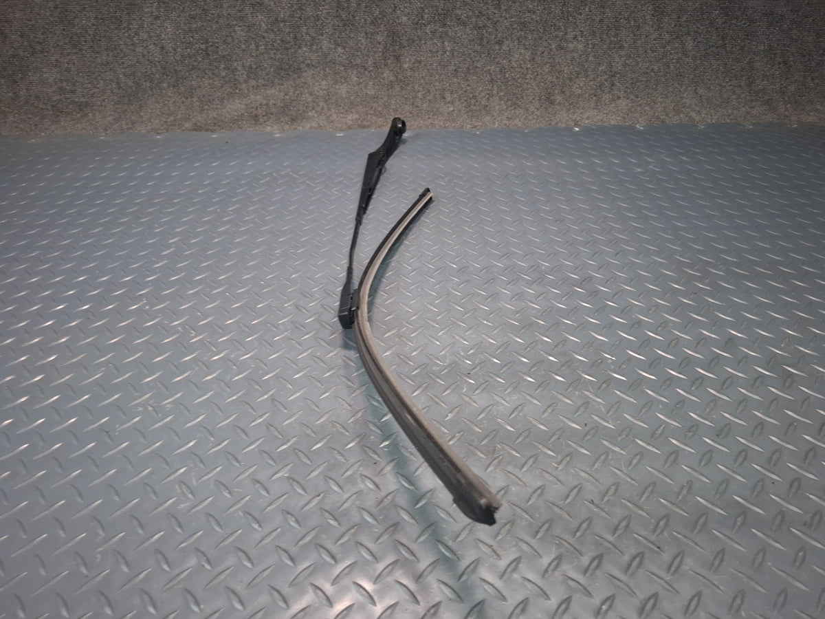 17-24 Alfa Romeo Giulia Left & Right Windshield Wiper Arms w Blade Set OEM