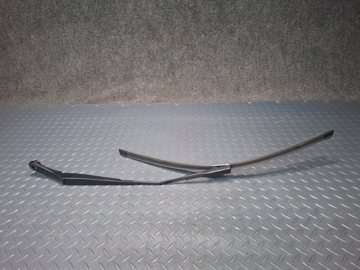17-24 Alfa Romeo Giulia Left & Right Windshield Wiper Arms w Blade Set OEM