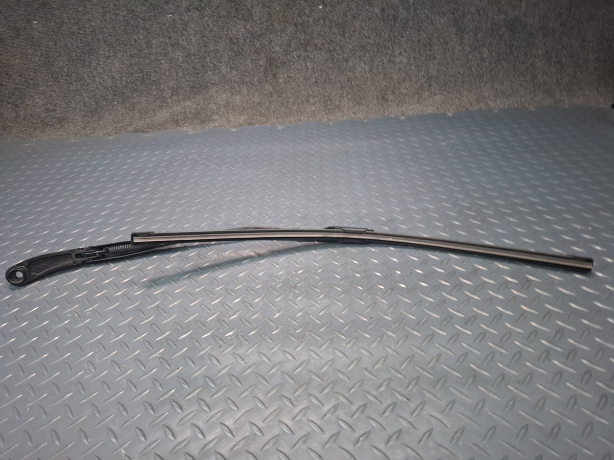 17-24 Alfa Romeo Giulia Left & Right Windshield Wiper Arms w Blade Set OEM