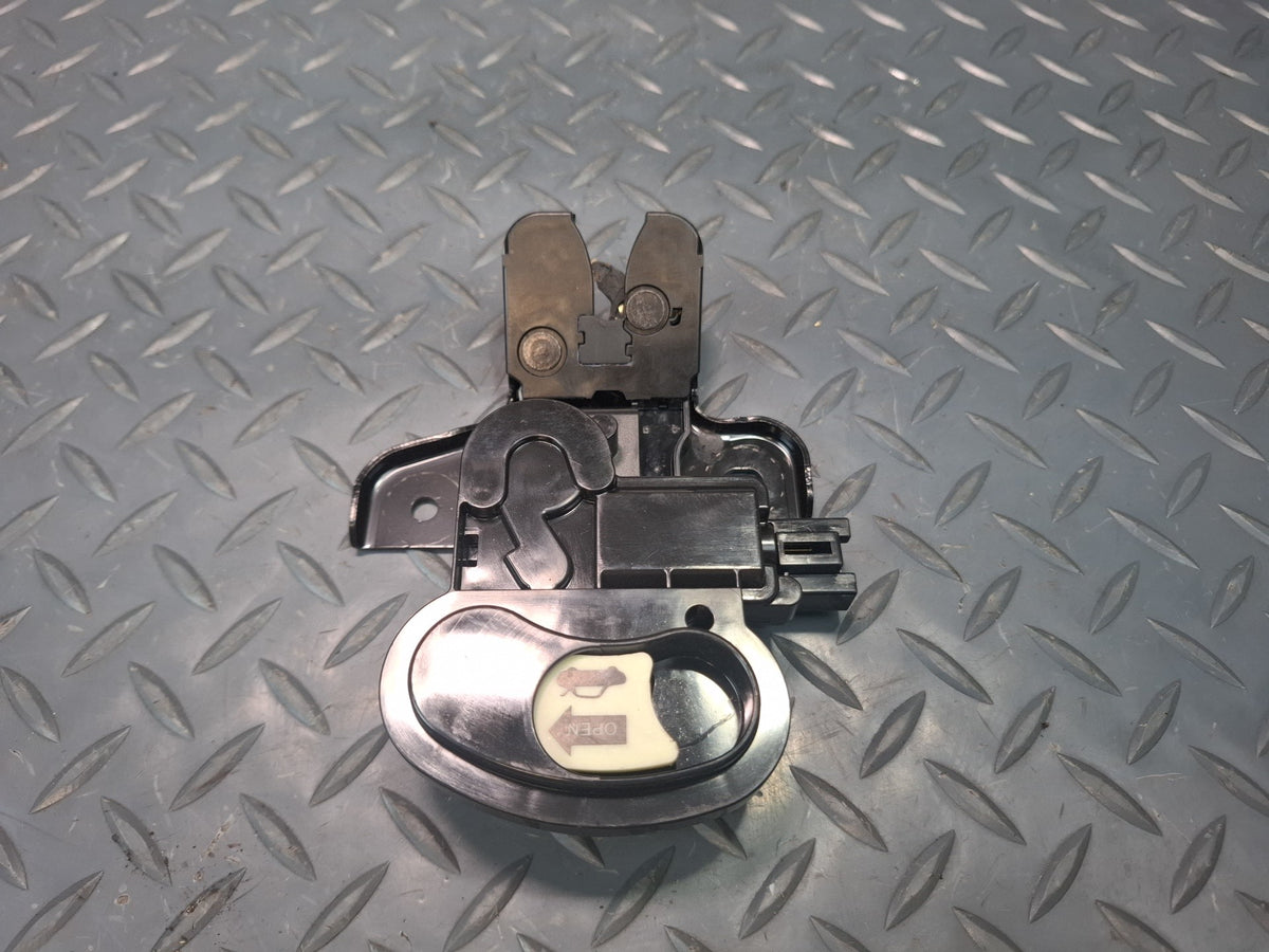 17-26 Alfa Romeo Giulia Rear Trunk Deck Lid Lock Latch Actuator Motor OEM