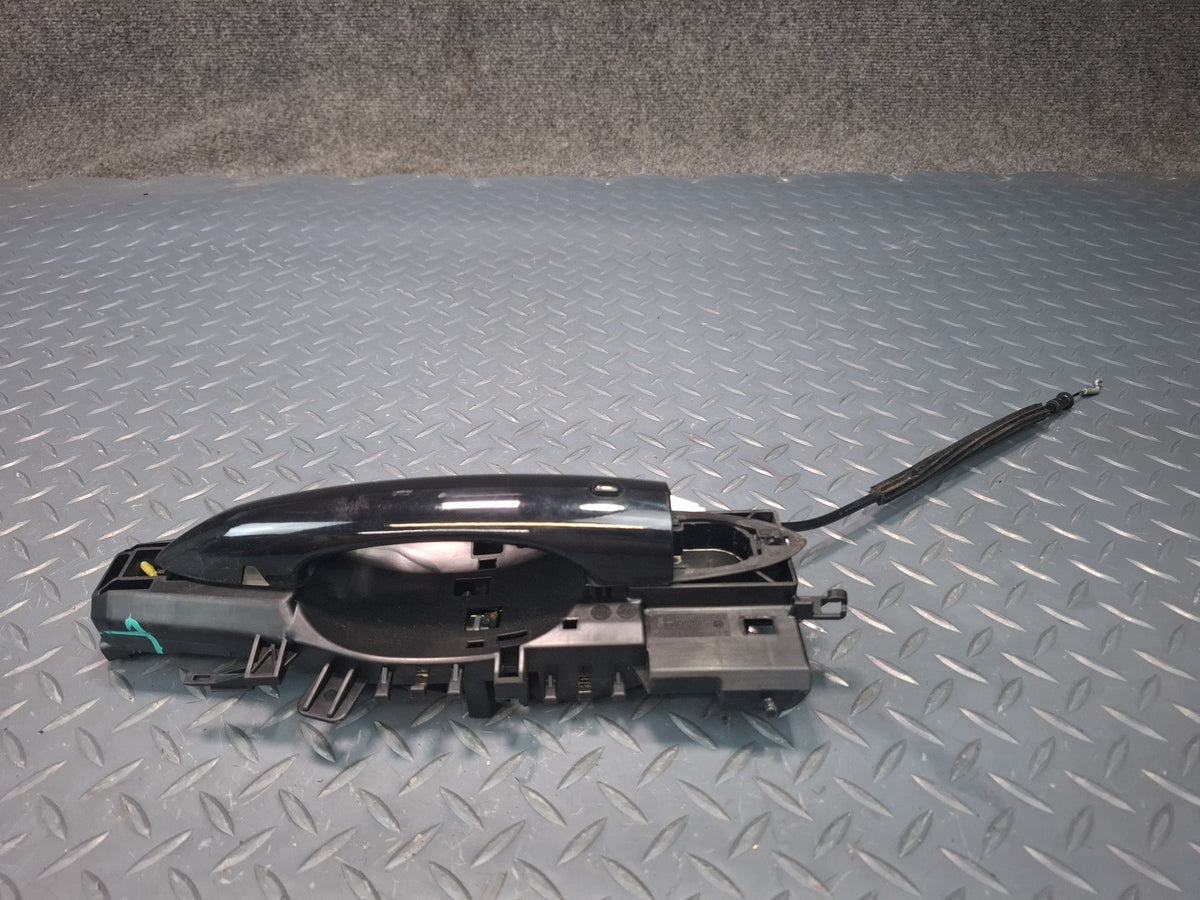 17-24 Alfa Romeo Giulia Front Left Driver Side Exterior Keyless Door Handle OEM