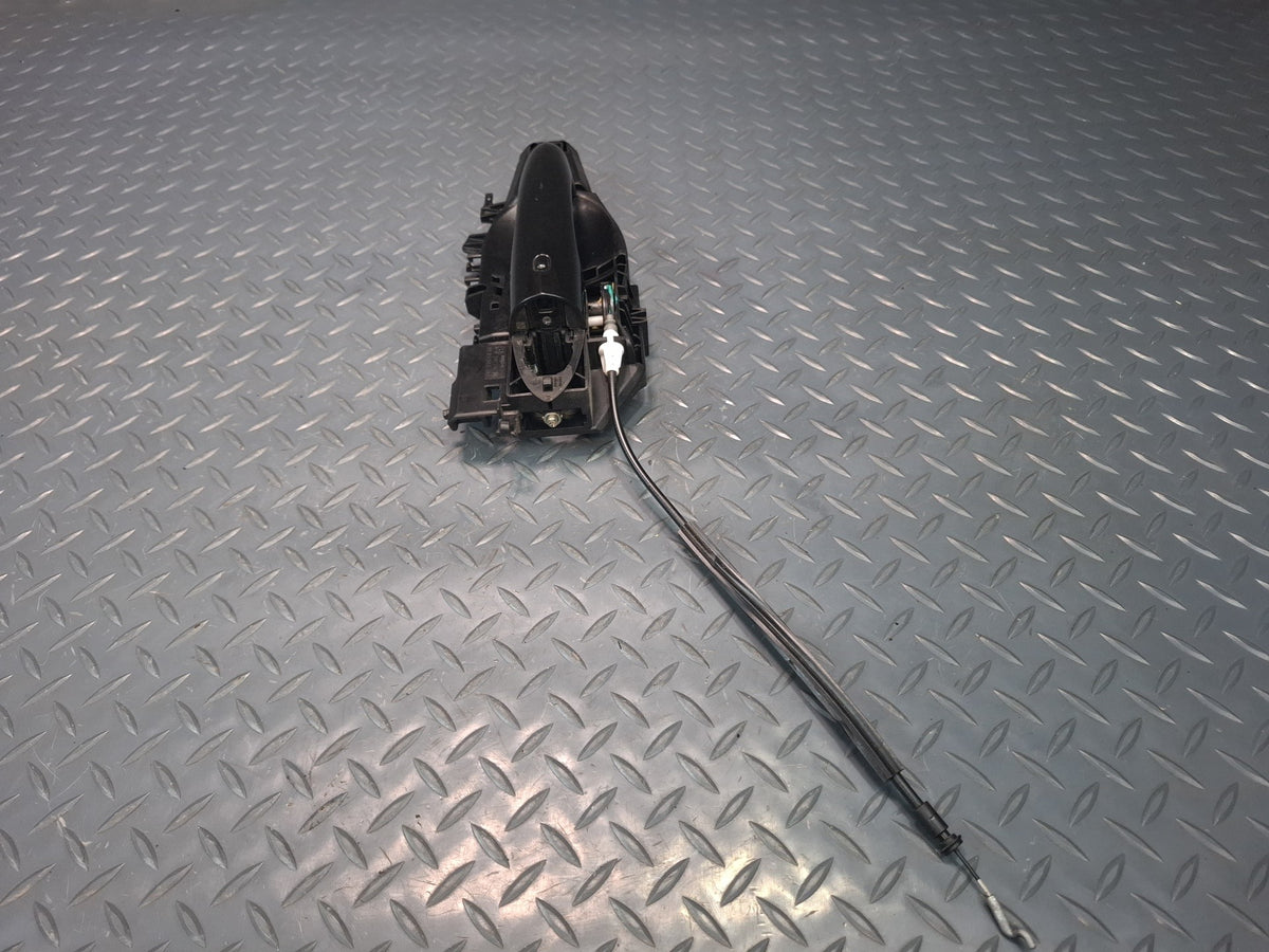 17-24 Alfa Romeo Giulia Front Left Driver Side Exterior Keyless Door Handle OEM