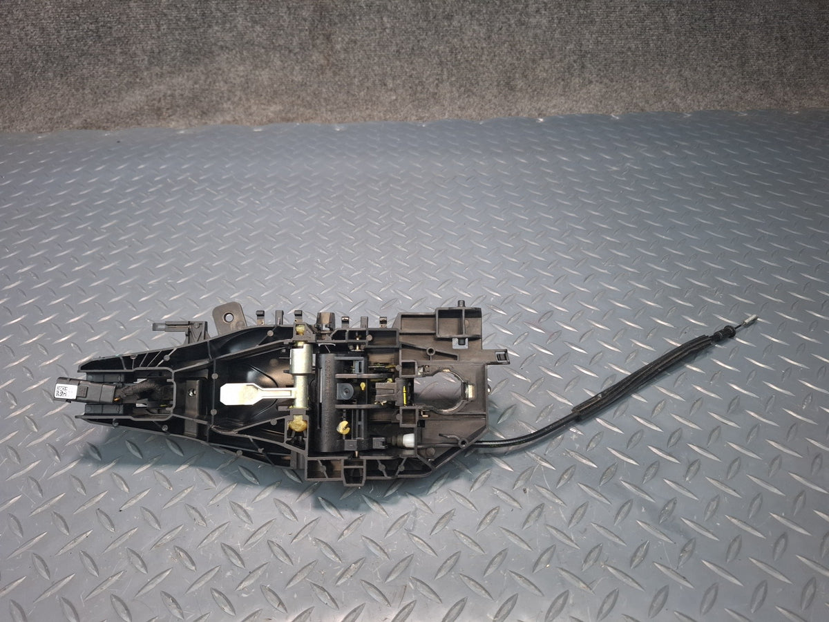 17-24 Alfa Romeo Giulia Front Left Driver Side Exterior Keyless Door Handle OEM