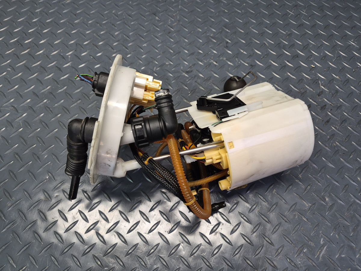 17-24 Alfa Romeo Giulia 2.0L Fuel Pump Level Sensor Sending Unit OEM
