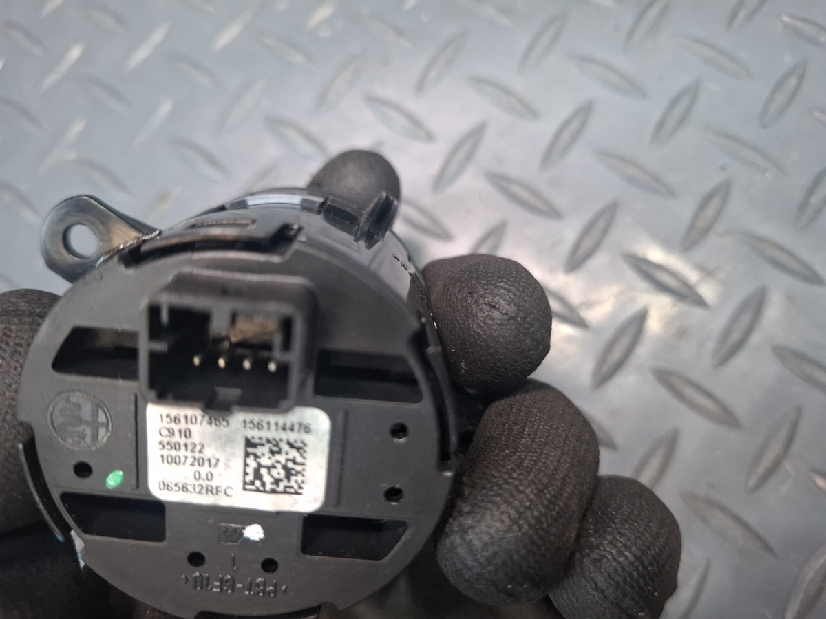 17-19 Alfa Romeo Giulia Q4 Console Radio Stereo Volume Control Switch OEM