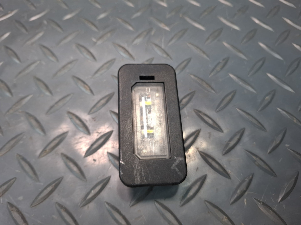 17-19 Alfa Romeo Giulia Q4 Set of 2 License Plate Light Lamp OEM