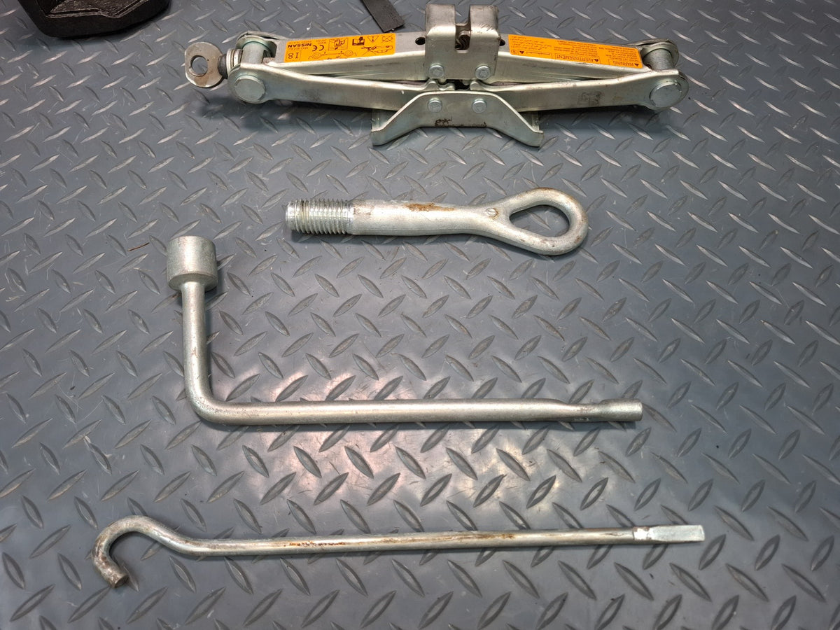 09-20 Nissan Z34 370Z Coupe Trunk Emergency Spare Tire Lift Jack Tool w Foam OEM